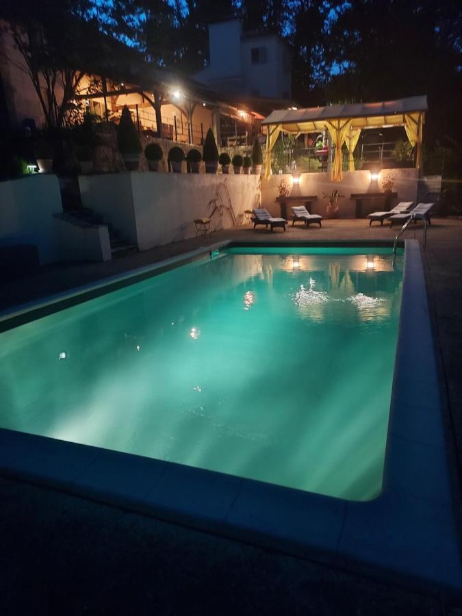 Vila Avec, Piscine, Tennis. Vila Rivaux Exterior foto